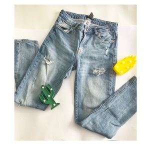 High waisted blue jeans